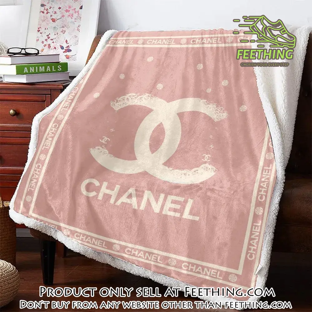 Chanel pinky luxury brand premium blanket fleece home decor special gift for family friend ft3447917